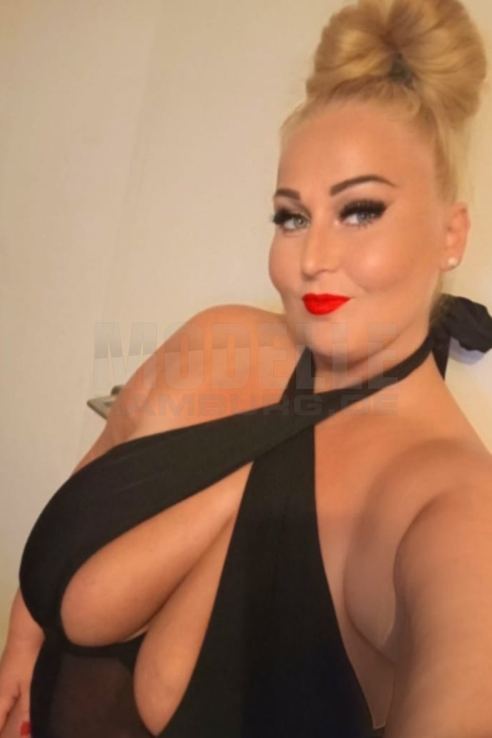 Melanie, 30, 170cm, 88kg, 110 DD