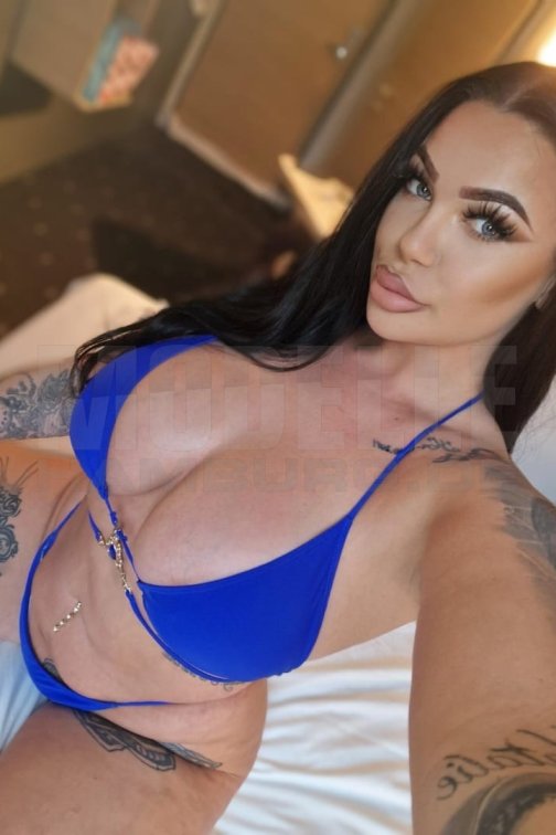 Deutsche Jasmin, 28, 177cm, 70kg, 75 E