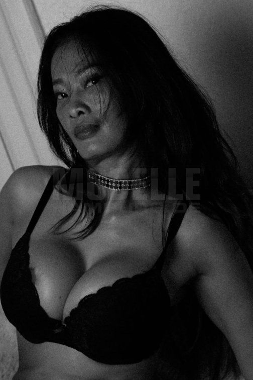 Arisa, 35, 160cm, 49kg, 75 D