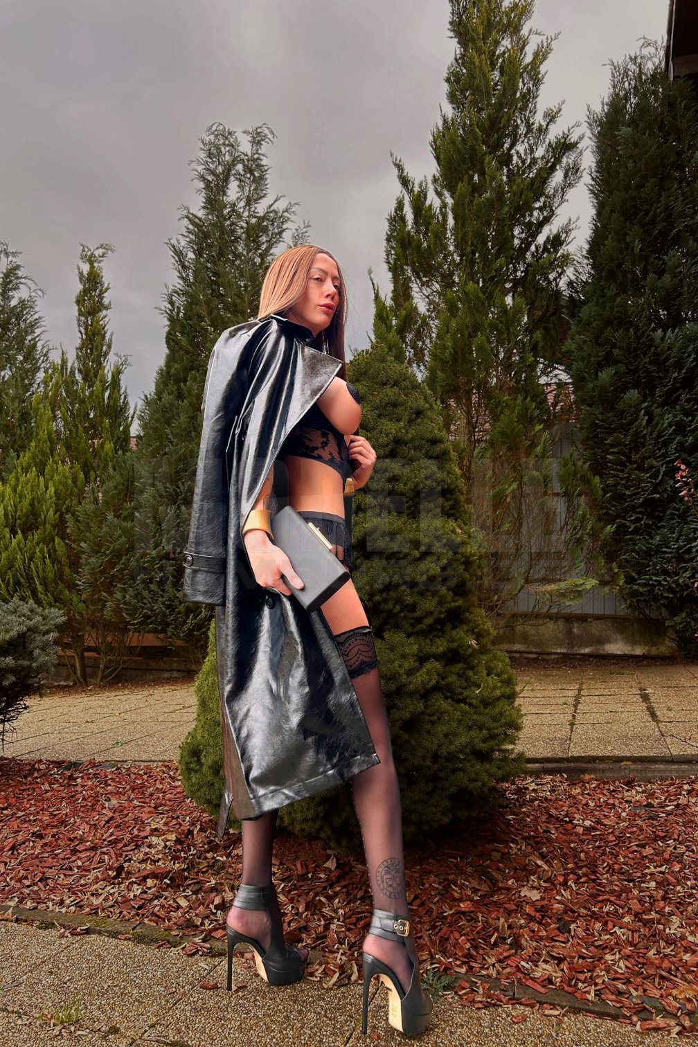 Amy Prestige, 27, 170cm, 50kg, 80 D