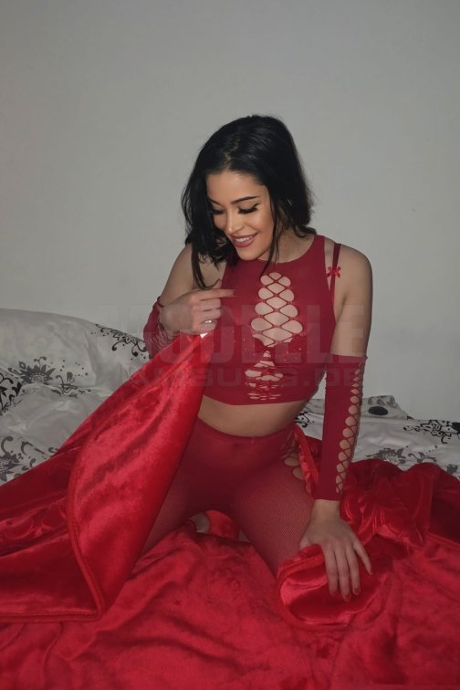 Ella, 26, 167cm, 50kg, 75 A