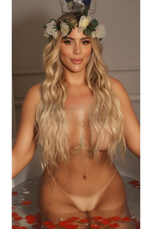 TS Kelly, 25, 170cm, 78kg, 80 D