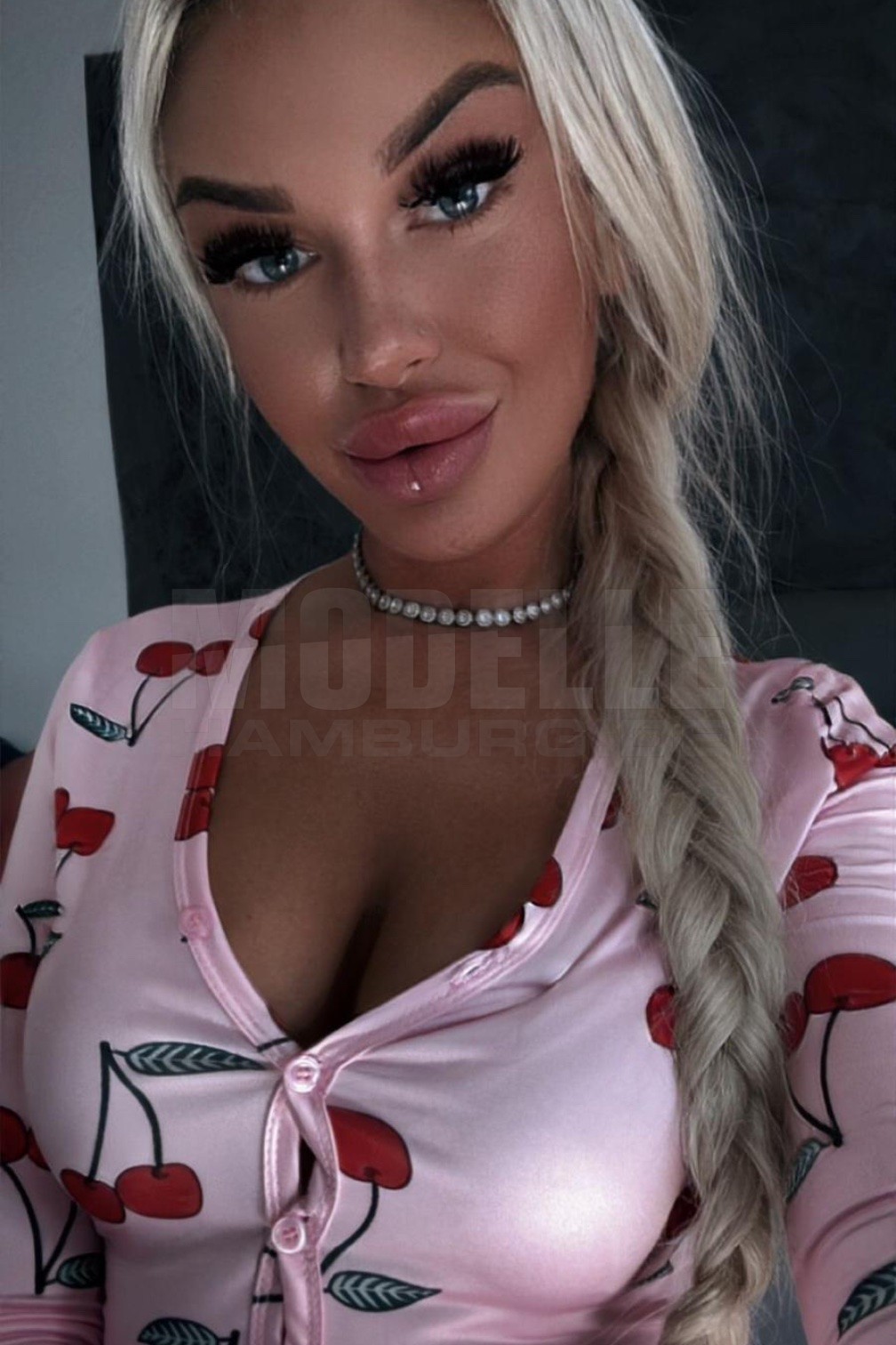 Luna-Marie, 24, 176cm, 59kg, 80 B