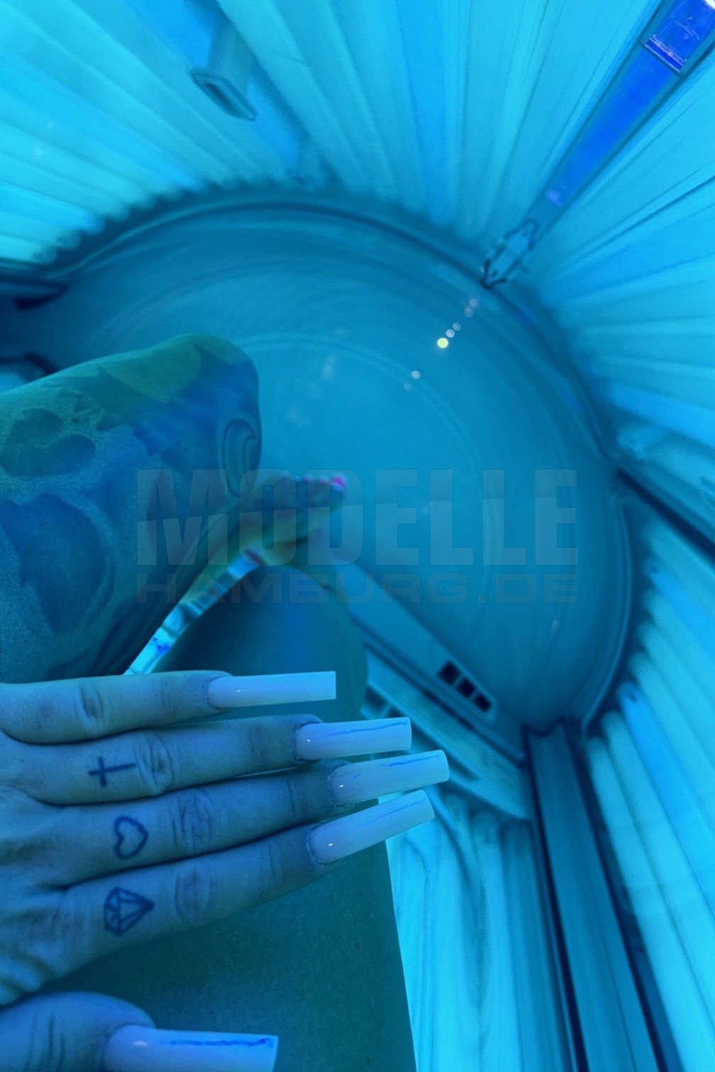 Luna-Marie, 24, 176cm, 59kg, 80 B