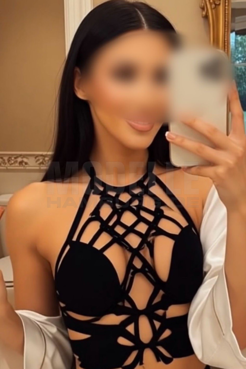 Kylie, 23, 171cm, 50kg, 70 B