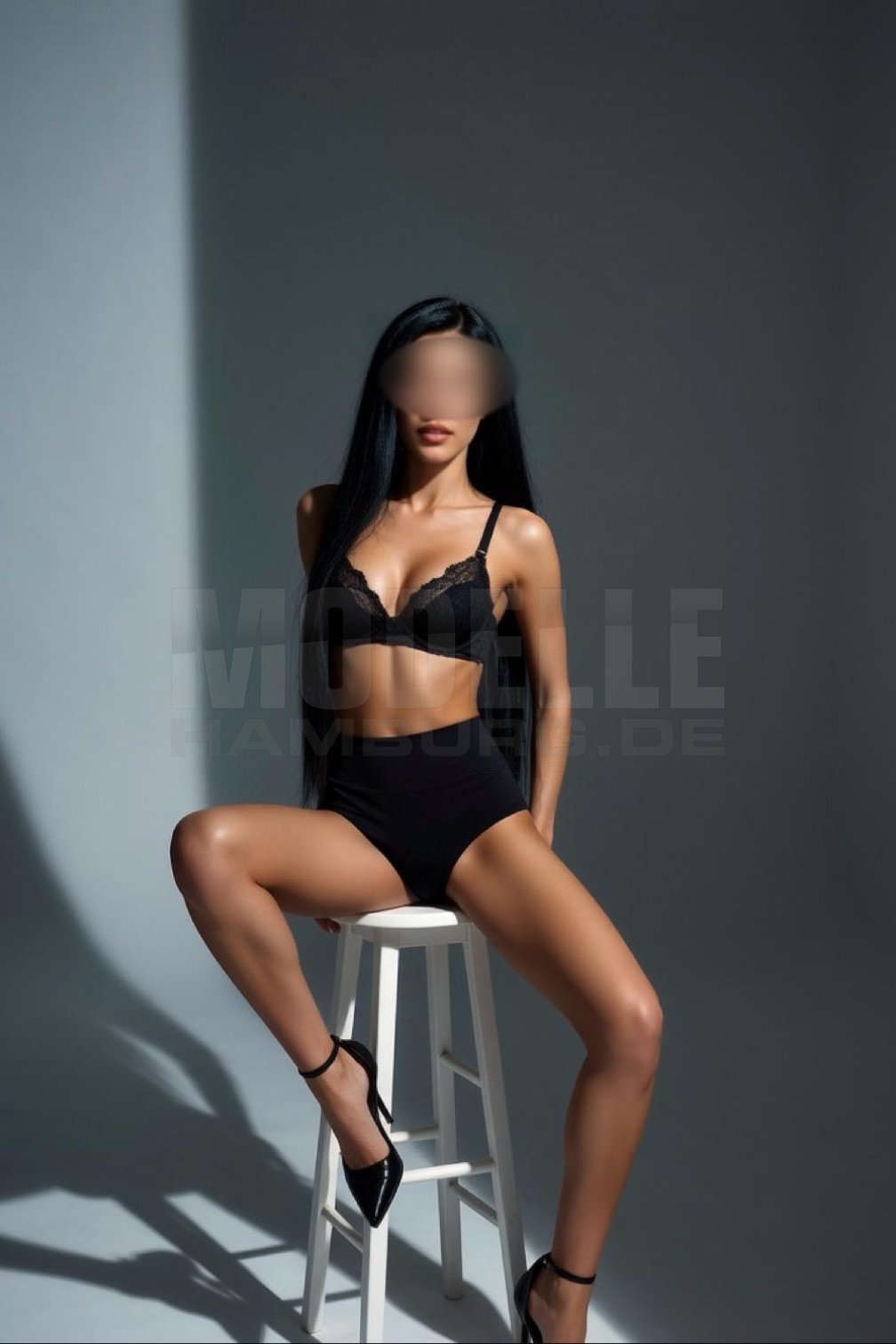 Candy Floss, 23, 171cm, 50kg, 70 B