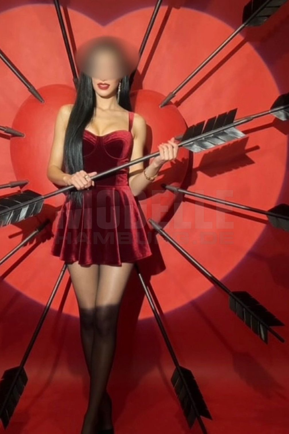 Kylie, 23, 171cm, 50kg, 70 B