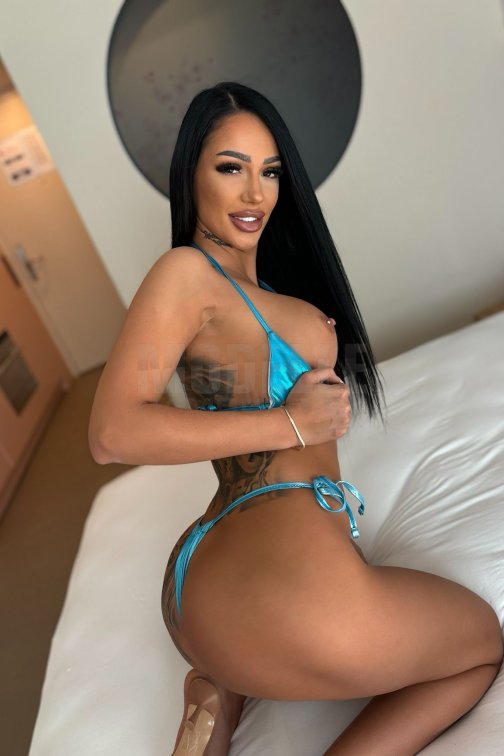 Isadora, 25, 175cm, 65kg, 85 DD