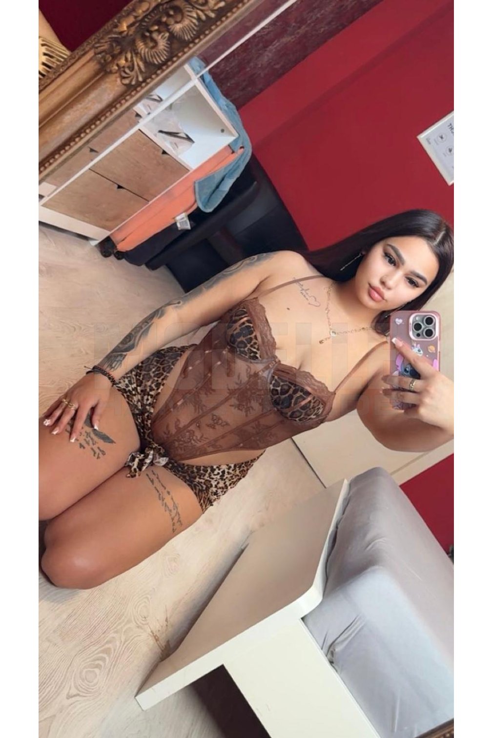 Ariana, 18, 160cm, 54kg, 70 B