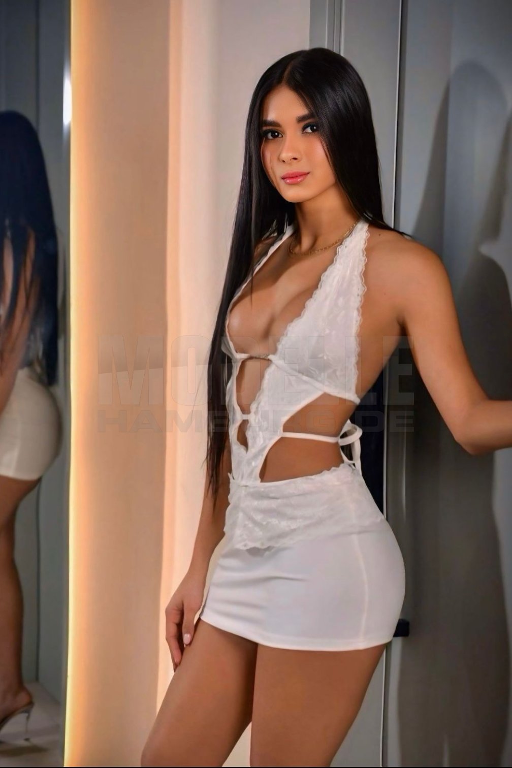 Zoe, 23, 158cm, 62kg, 70 C