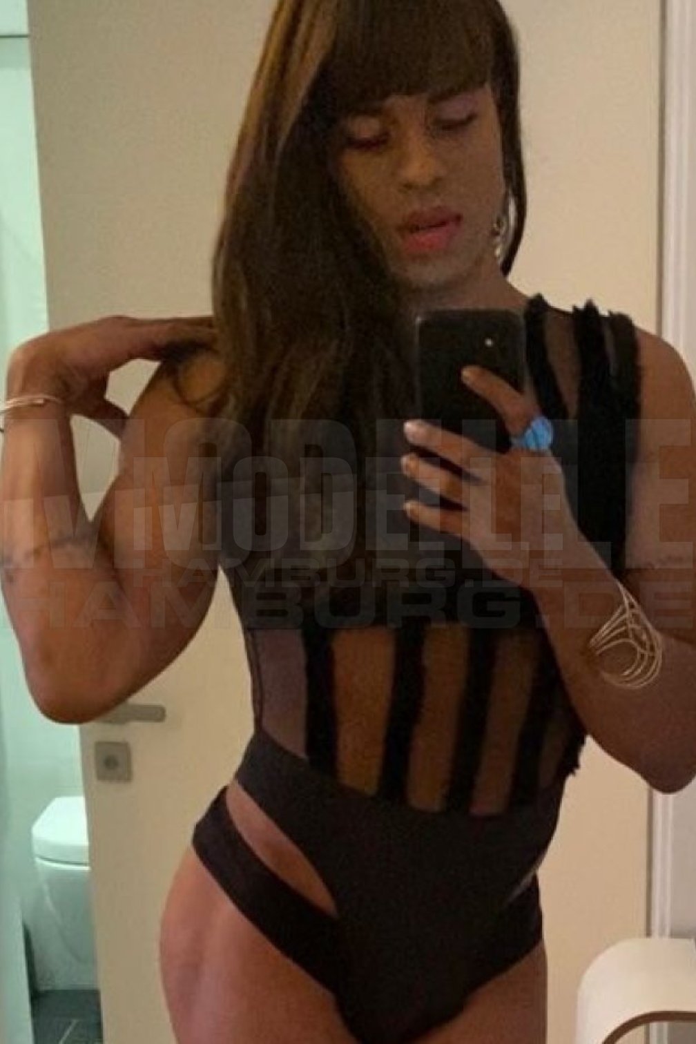 TS PALOMA Brazilian, 30, 178cm, 63kg, 85 B