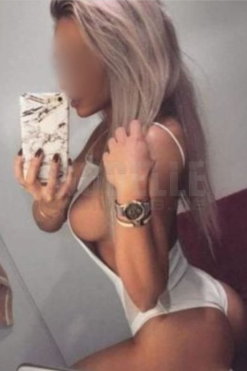 Alena, 24, 160cm, 49kg, 75 C