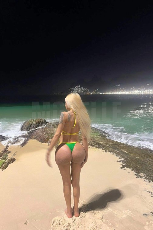 Yvonny Escobar, 25, 169cm, 61kg, 70 C