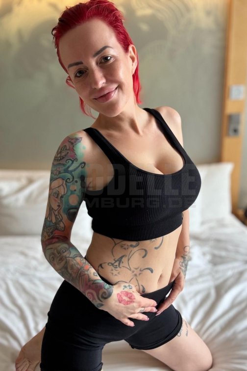 Amy Deutsch, 30, 154cm, 54kg, 75 DD