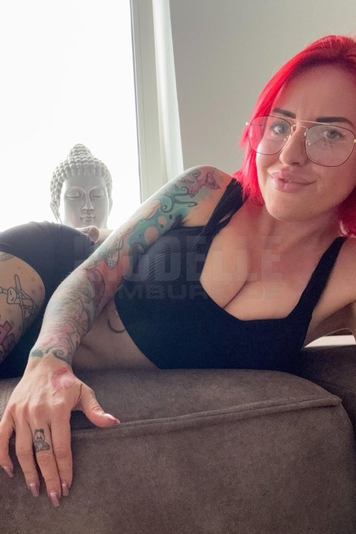 Amy Deutsch, 30, 154cm, 54kg, 75 DD