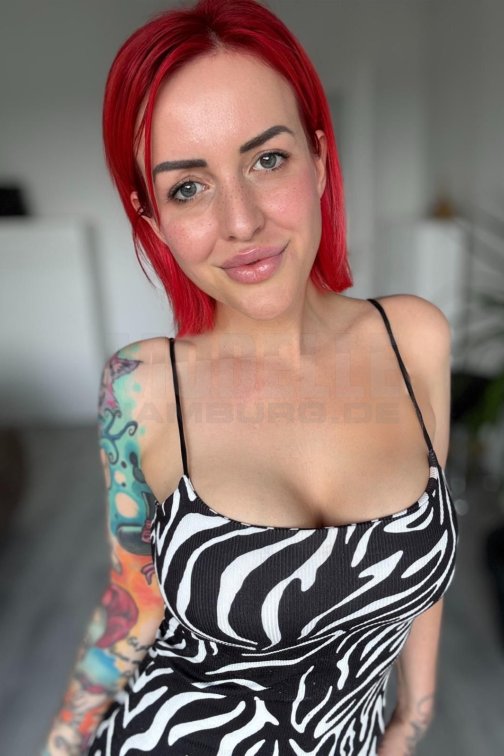 Amy Deutsch, 30, 154cm, 54kg, 75 DD