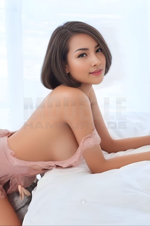 Emma Thai, 35, 165cm, 53kg, 75 D