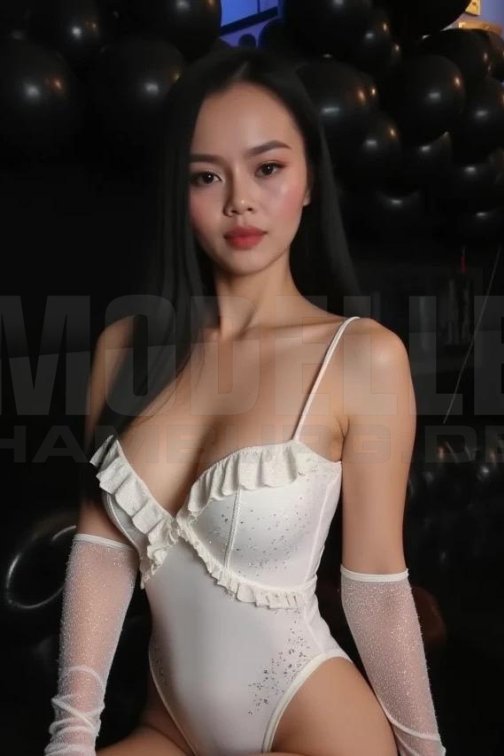 Lisa AV, 30, 163cm, 50kg, 75 C