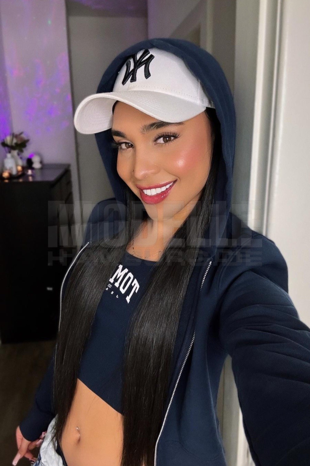 TS Kendall Party, 23, 175cm, 60kg, 80 A