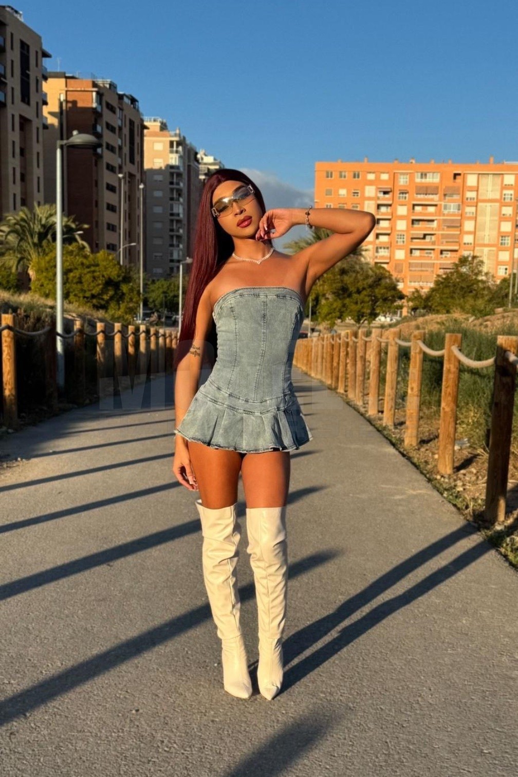 TS Kendall Party, 23, 175cm, 60kg, 80 A