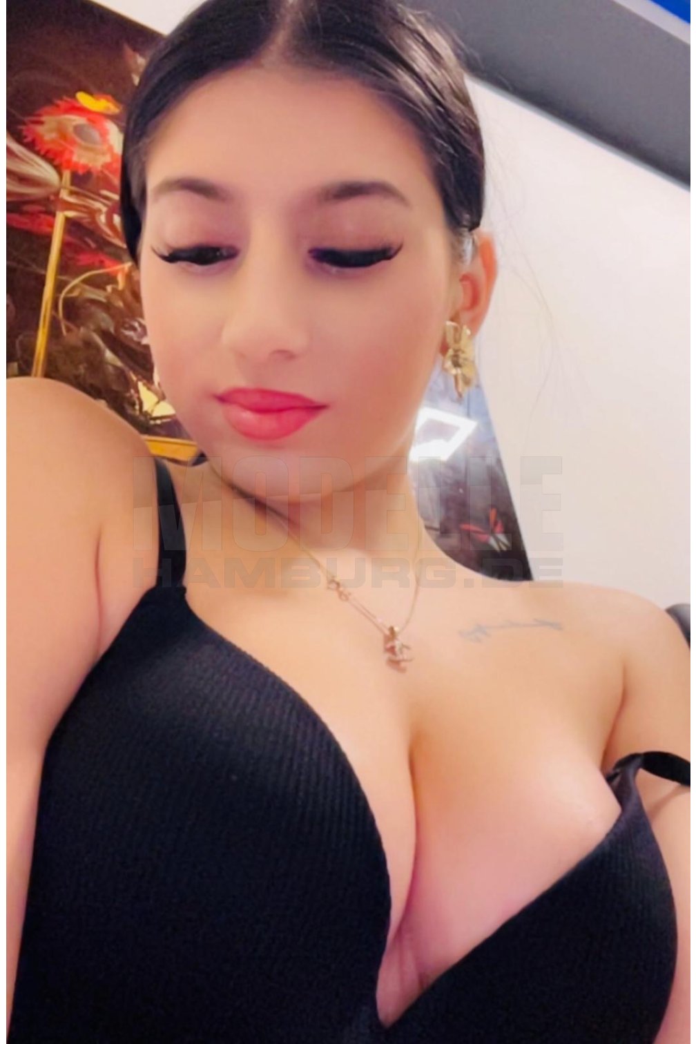 Hela, 18, 166cm, 47kg, 70 B