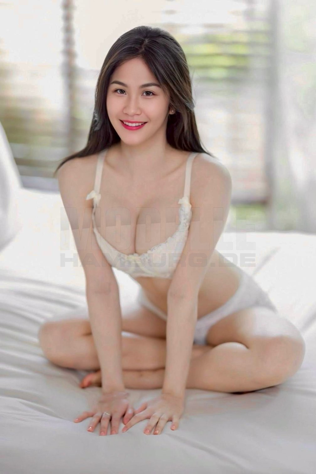 Coco, 29, 159cm, 58kg, 75 D