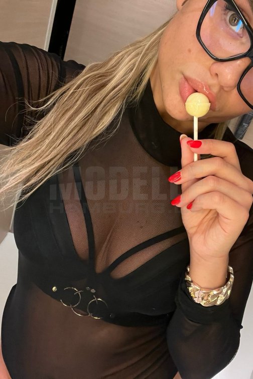 Scarlett, 24, 170cm, 62kg, 75 C