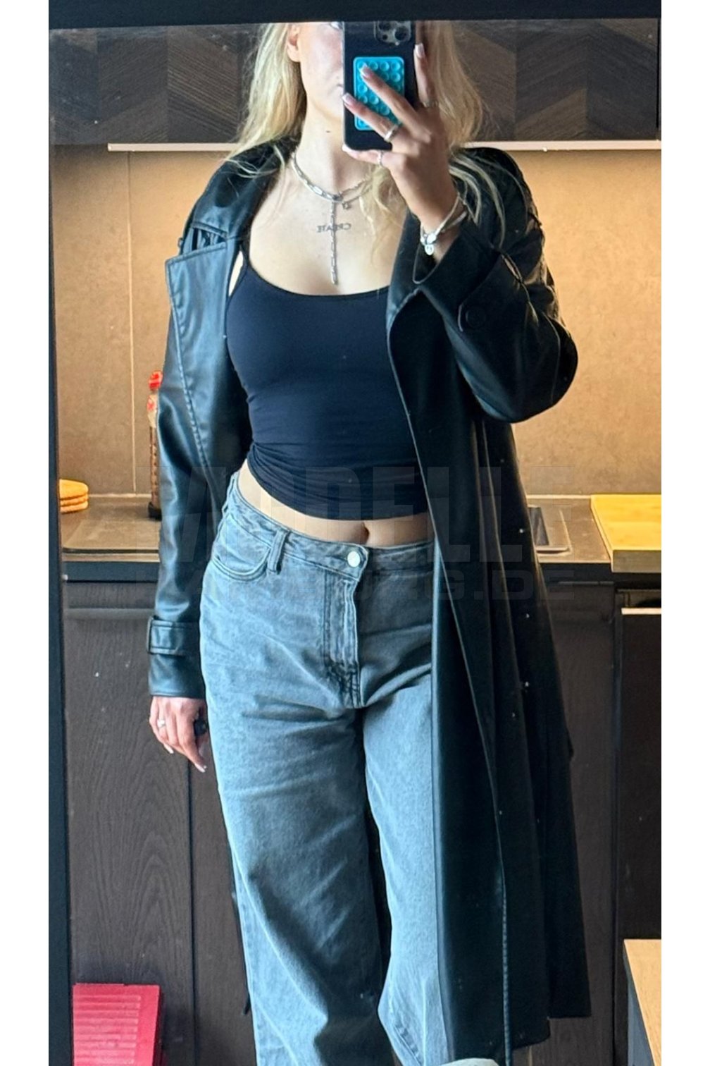 Emma Neue Nr, 20, 177cm, 68kg, 75 B