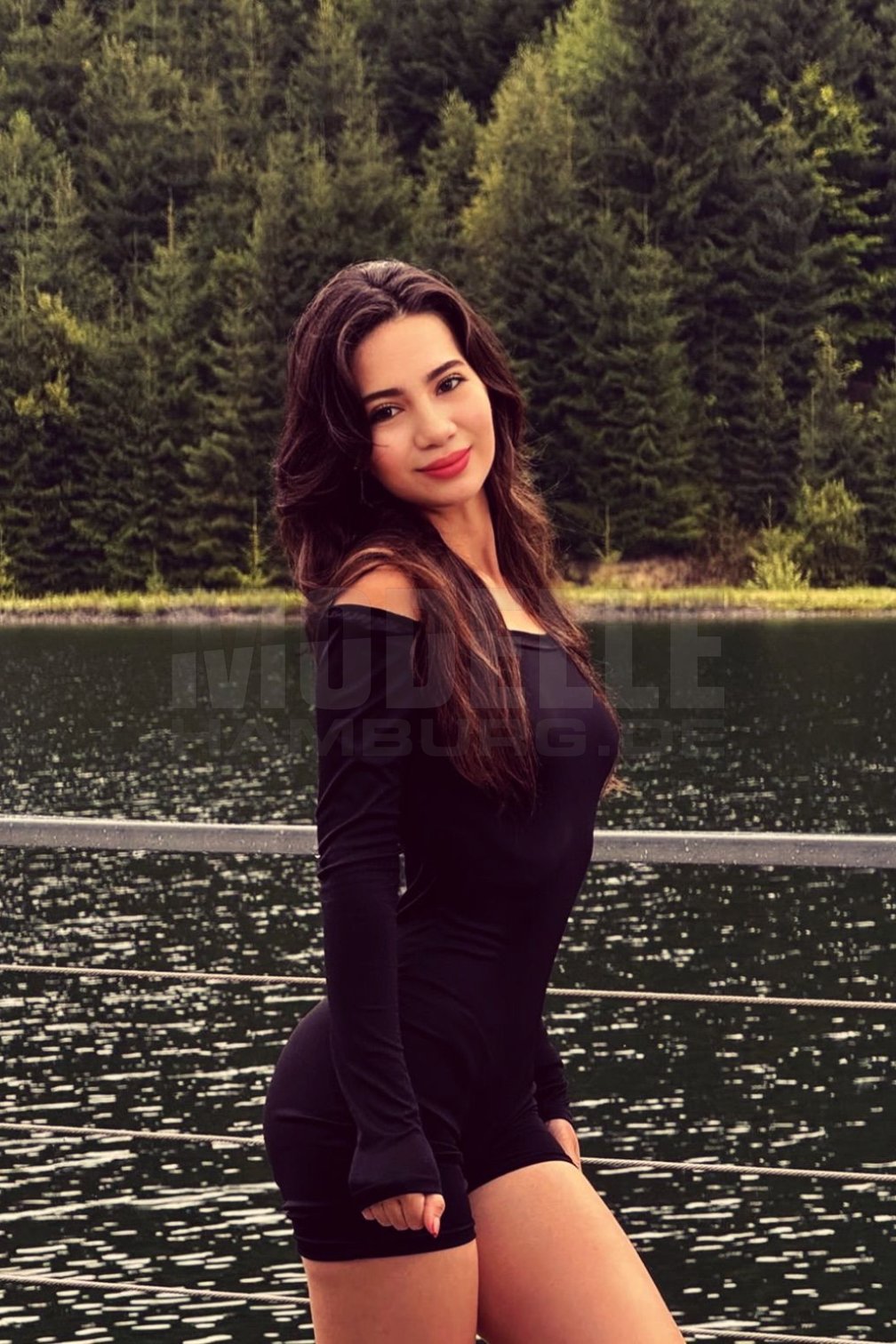 Aline, 19, 165cm, 45kg, 100 A