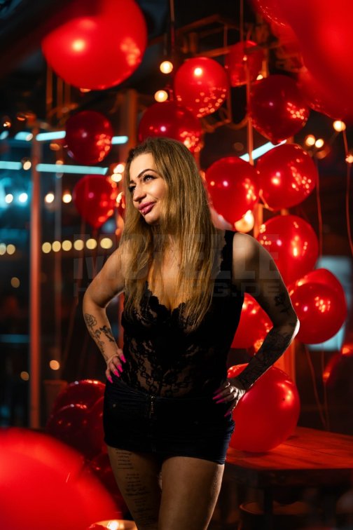 Jojo, 36, 168cm, 75kg, 85 C