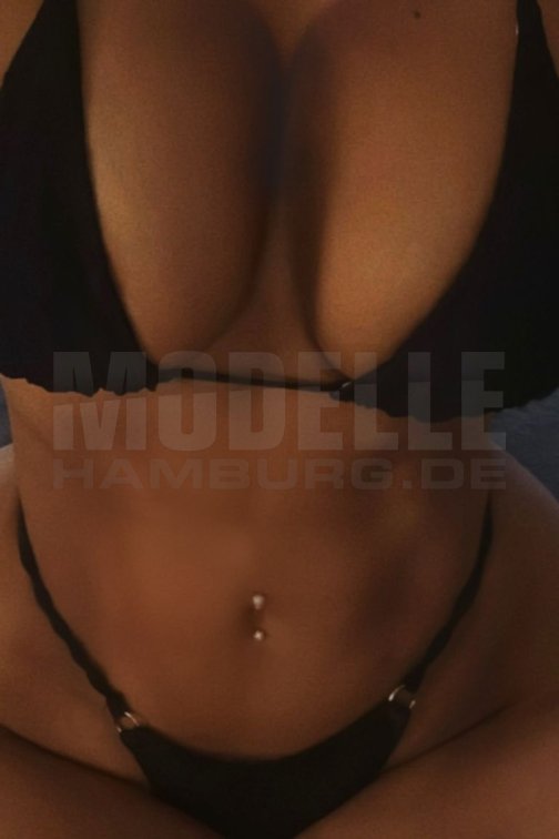 Lavin, 26, 165cm, 62kg, 75 DD