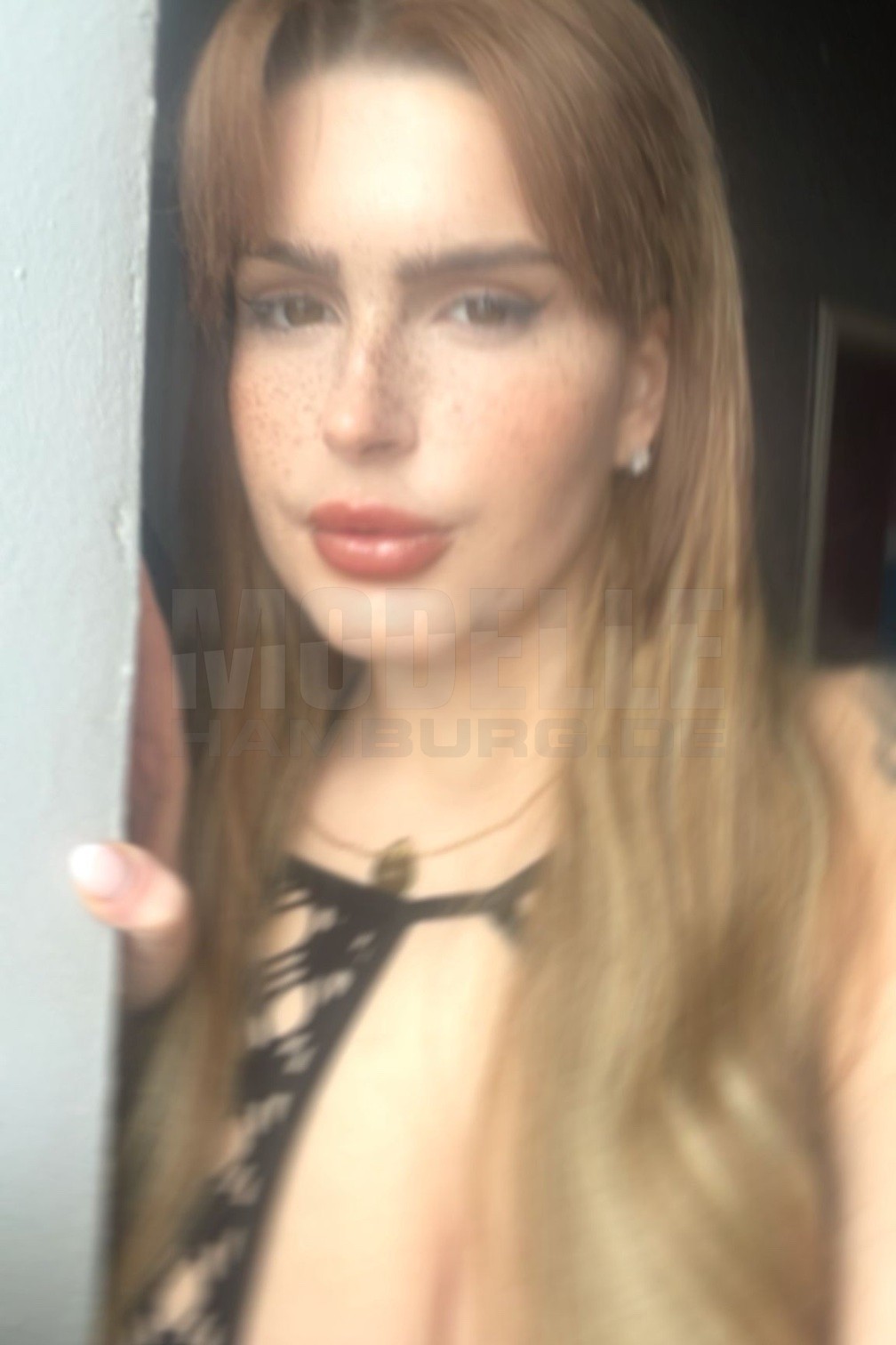 Elli, 23, 170cm, 65kg, 85 D