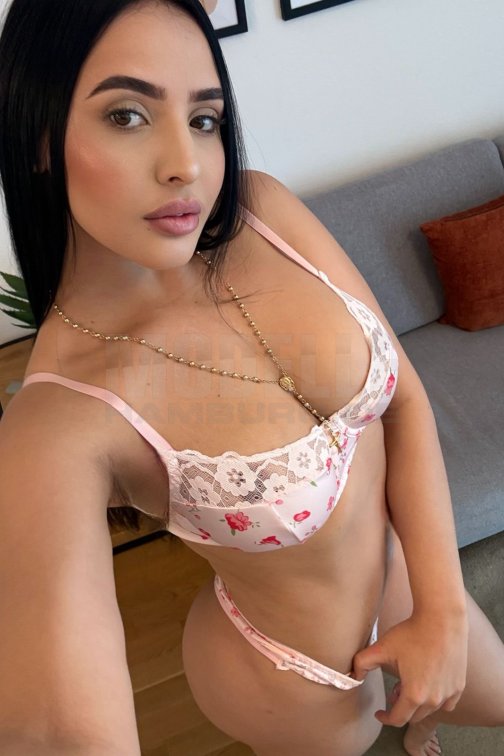 Nicole, 26, 164cm, 62kg, 80 C