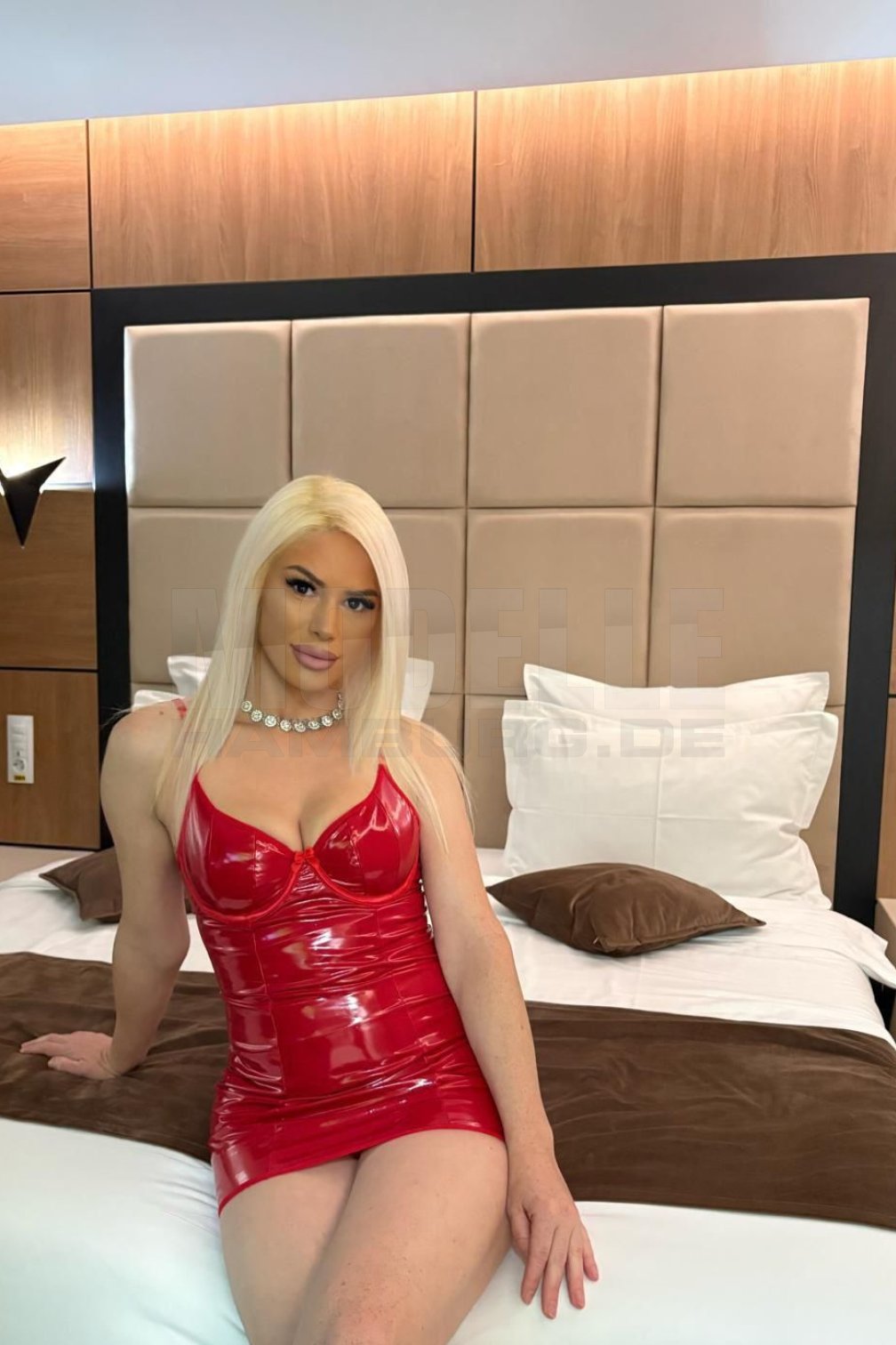 Francesca, 28, 167cm, 57kg, 75 B