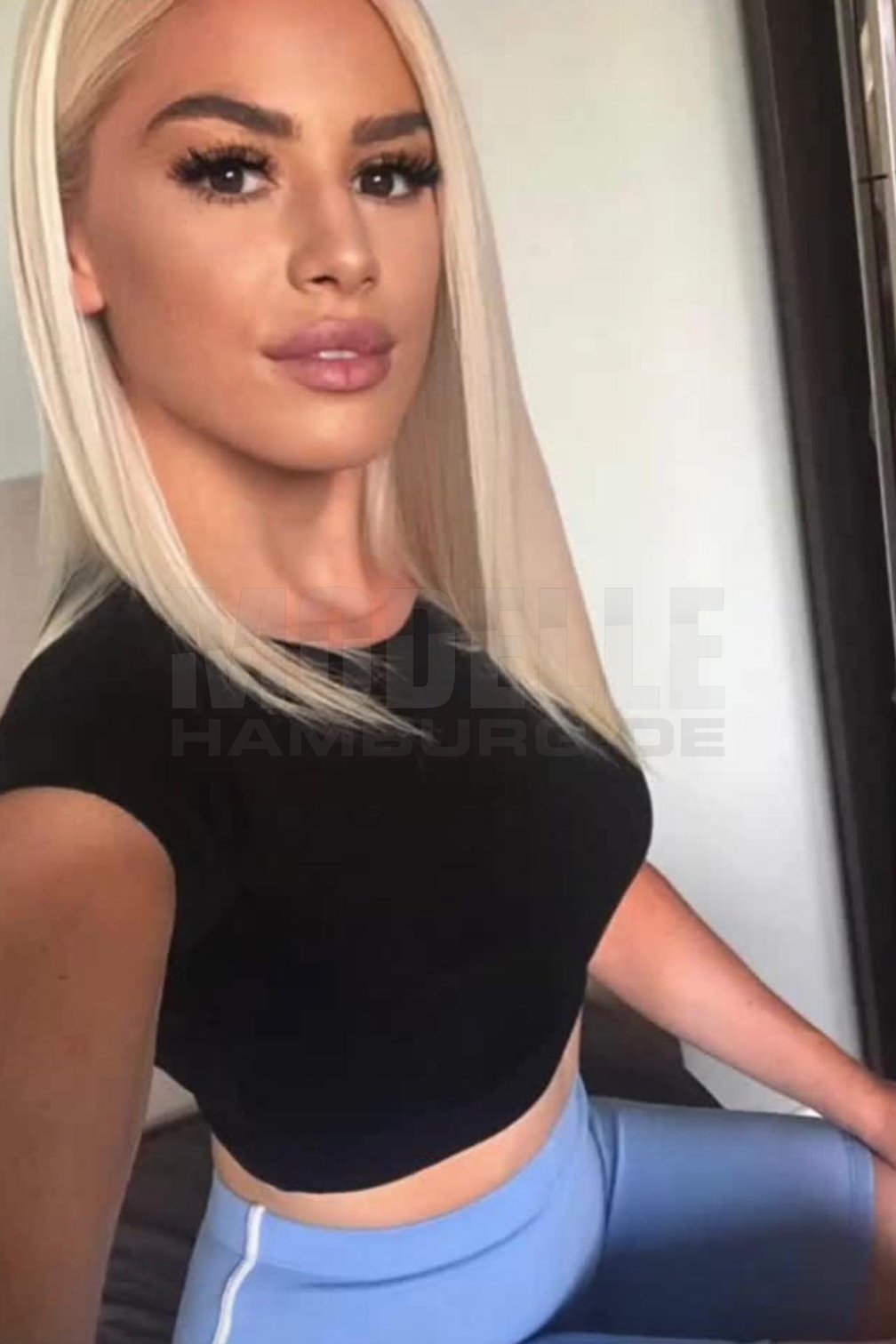 Francesca, 28, 167cm, 57kg, 75 B