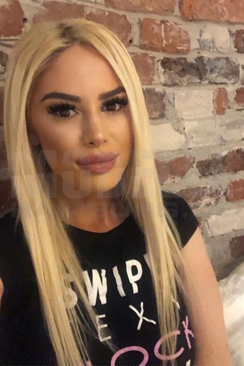 Francesca, 28, 167cm, 57kg, 75 B