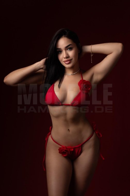 Megan, 21, 165cm, 54kg, 75 B