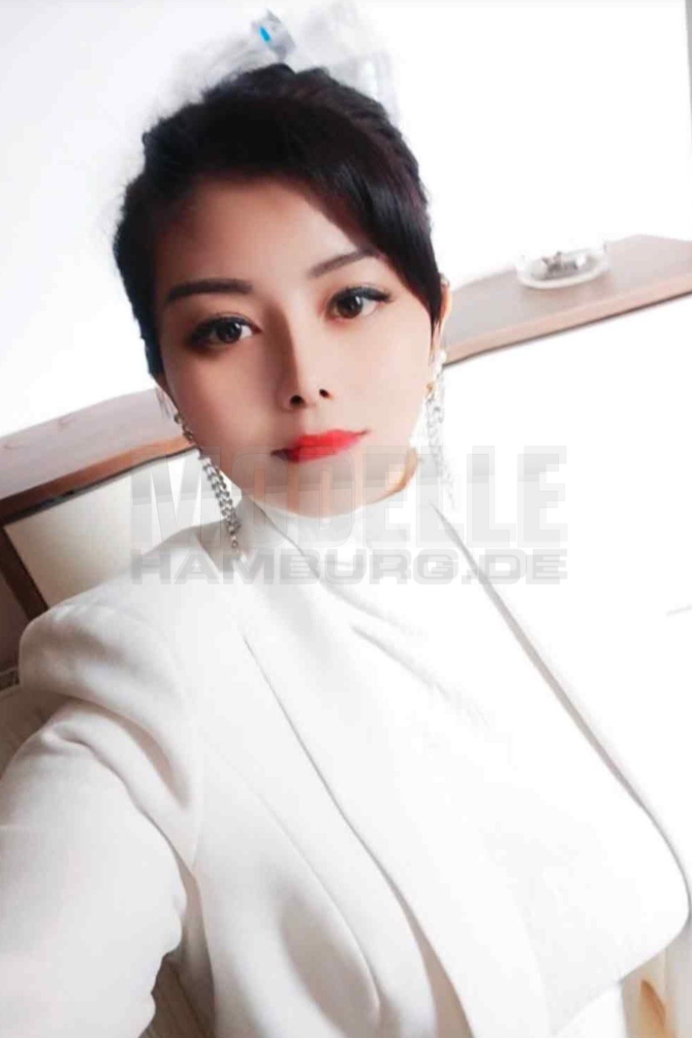 Ecco, 29, 160cm, 57kg, 75 D