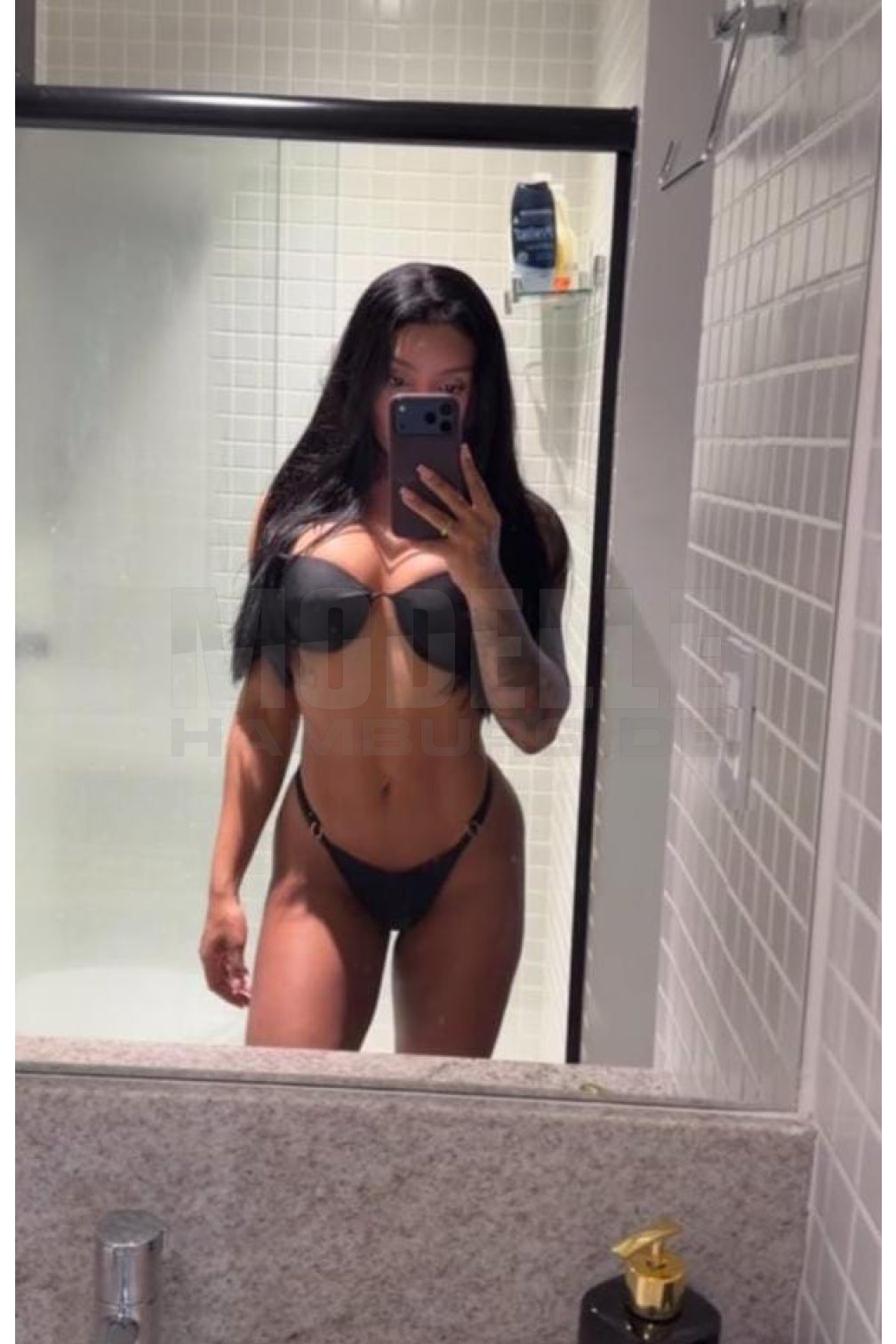 Sarah Cash, 24, 167cm, 69kg, 75 D