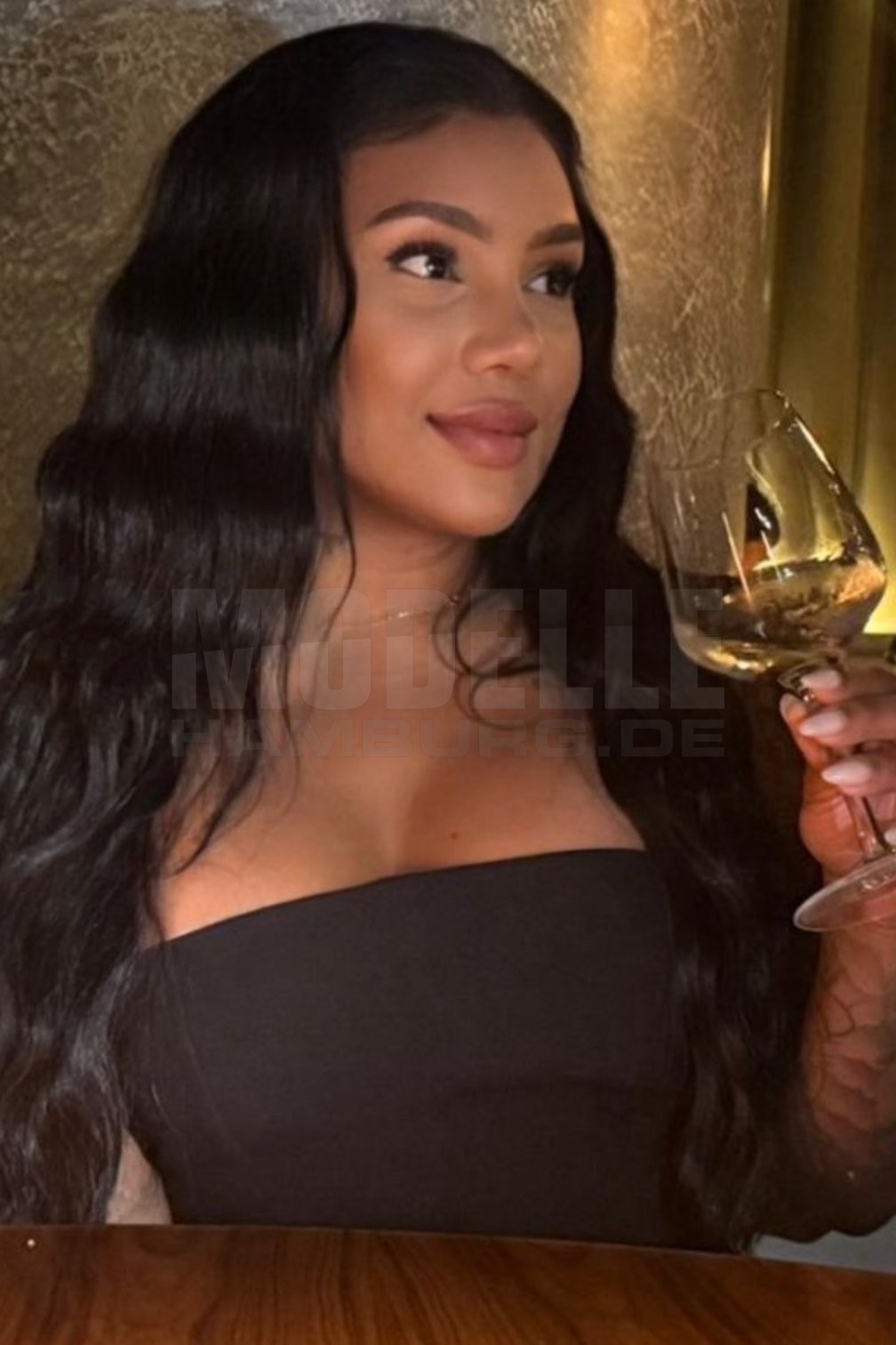 Sarah Cash, 24, 167cm, 69kg, 75 D