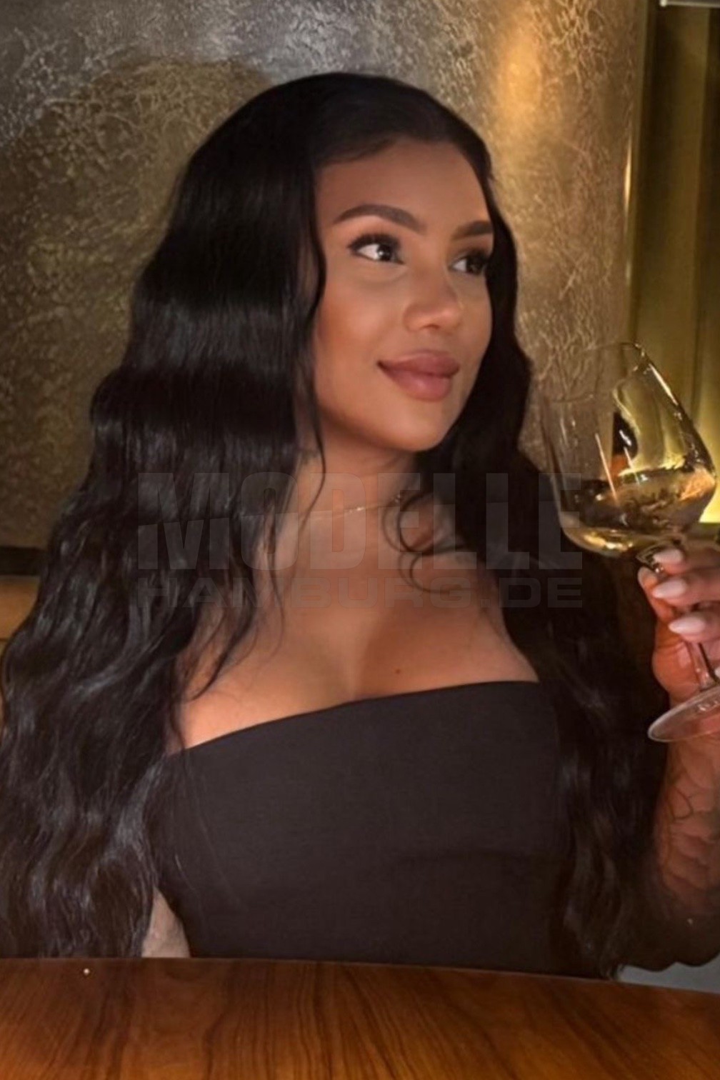 Sarah Cash, 24, 167cm, 69kg, 75 D