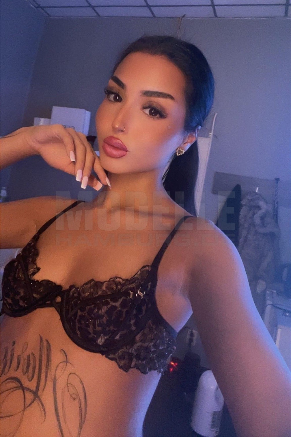 Sara, 21, 162cm, 50kg, 70 A