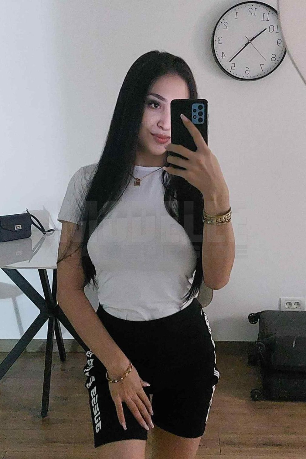 Larissa Party, 18, 165cm, 57kg, 75 C