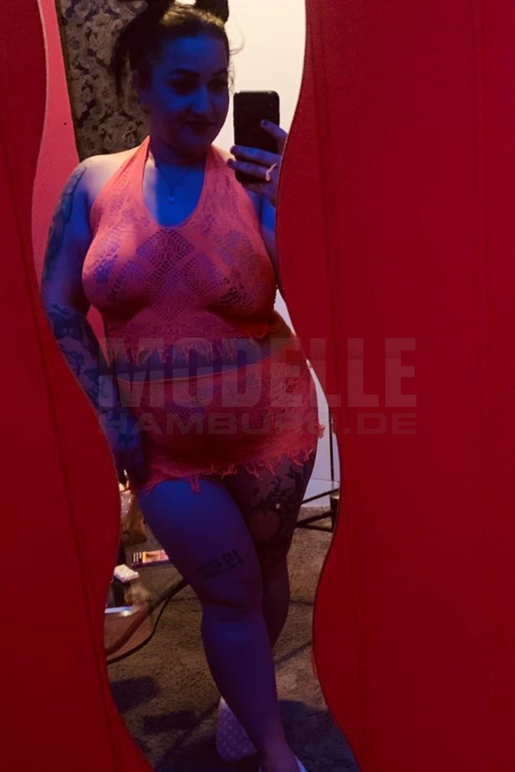 Amira, 22, 165cm, 69kg, 85 DD