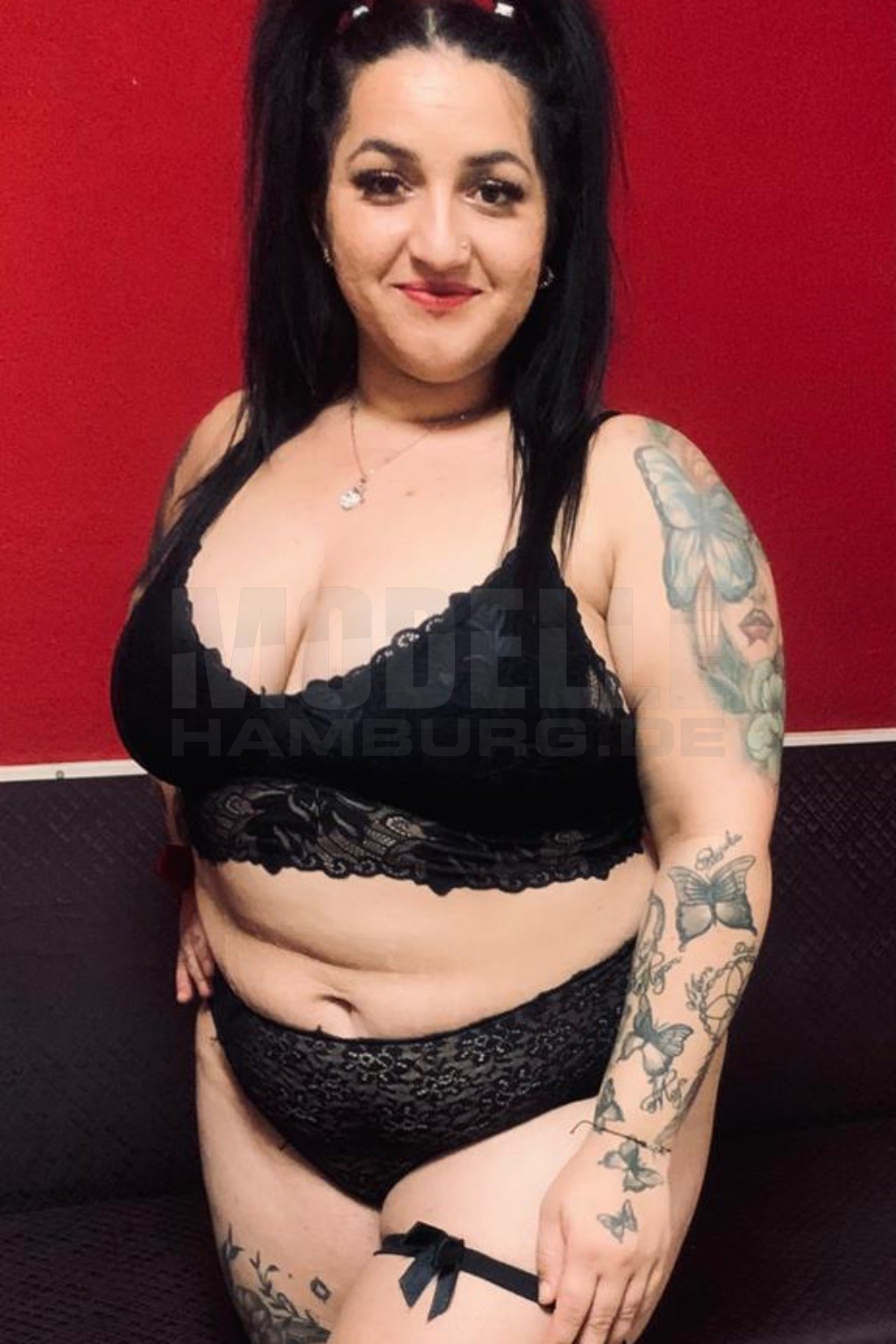 Amira, 22, 165cm, 69kg, 85 DD