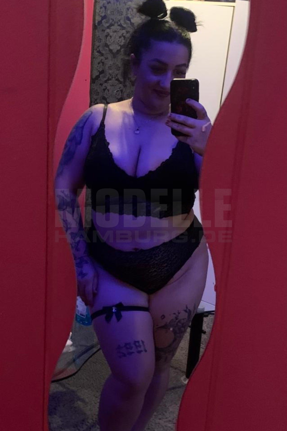 Amira, 22, 165cm, 69kg, 85 DD