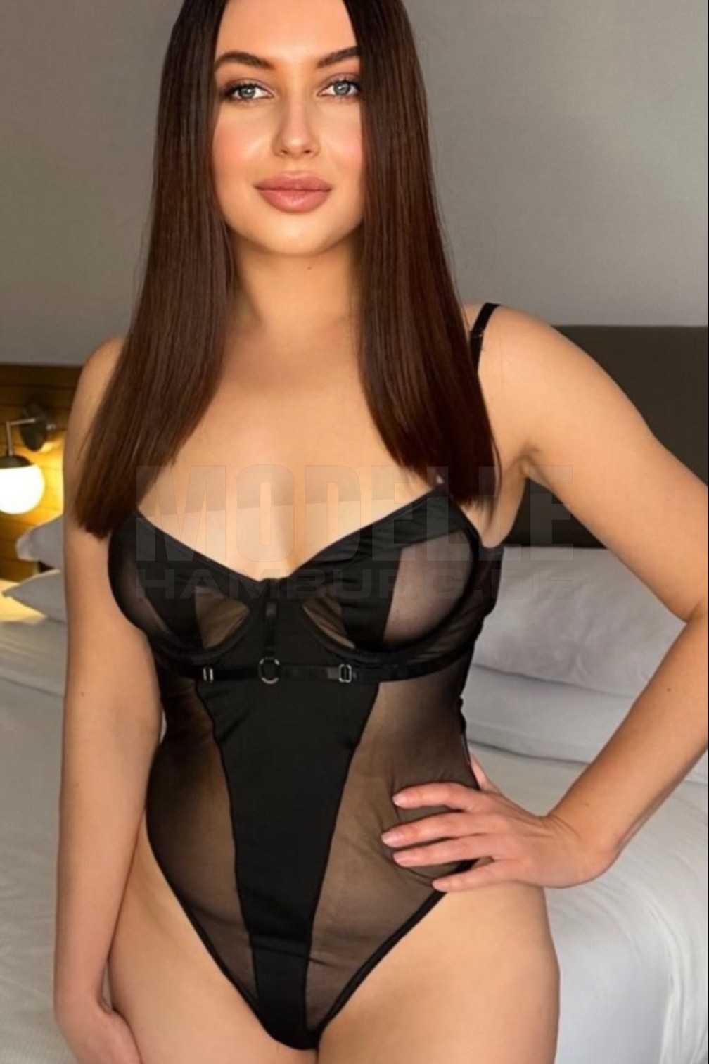 Nicol, 27, 163cm, 56kg, 75 C