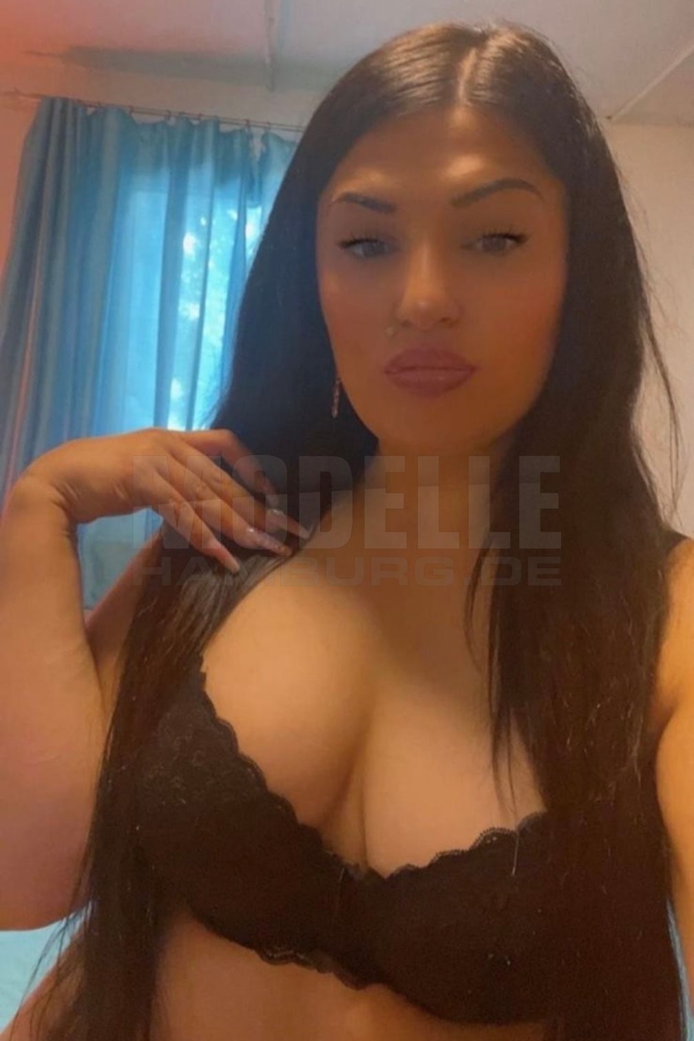 Zoe, 25, 160cm, 59kg, 75 B