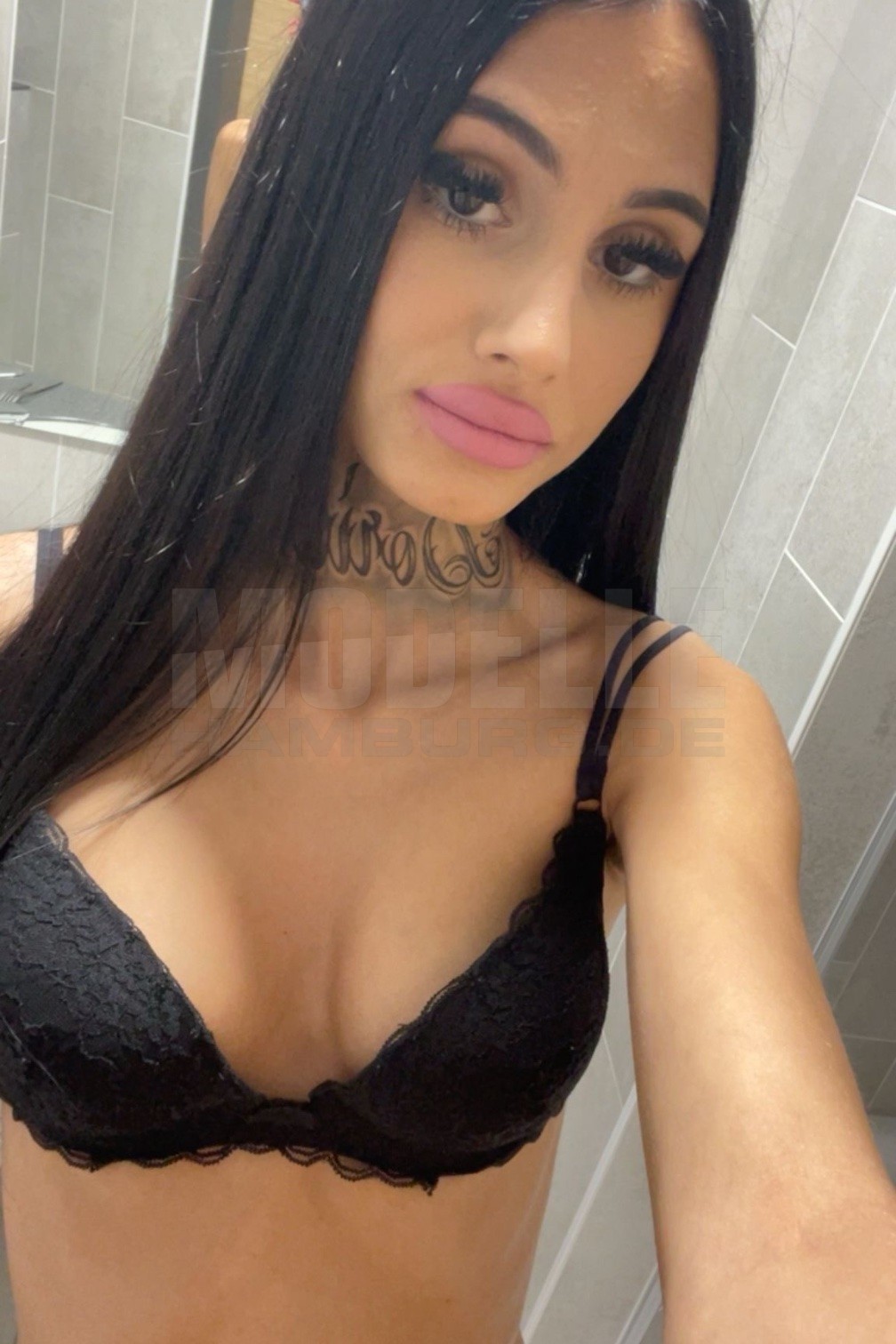 Ariana  cherry, 19, 159cm, 48kg, 70 B