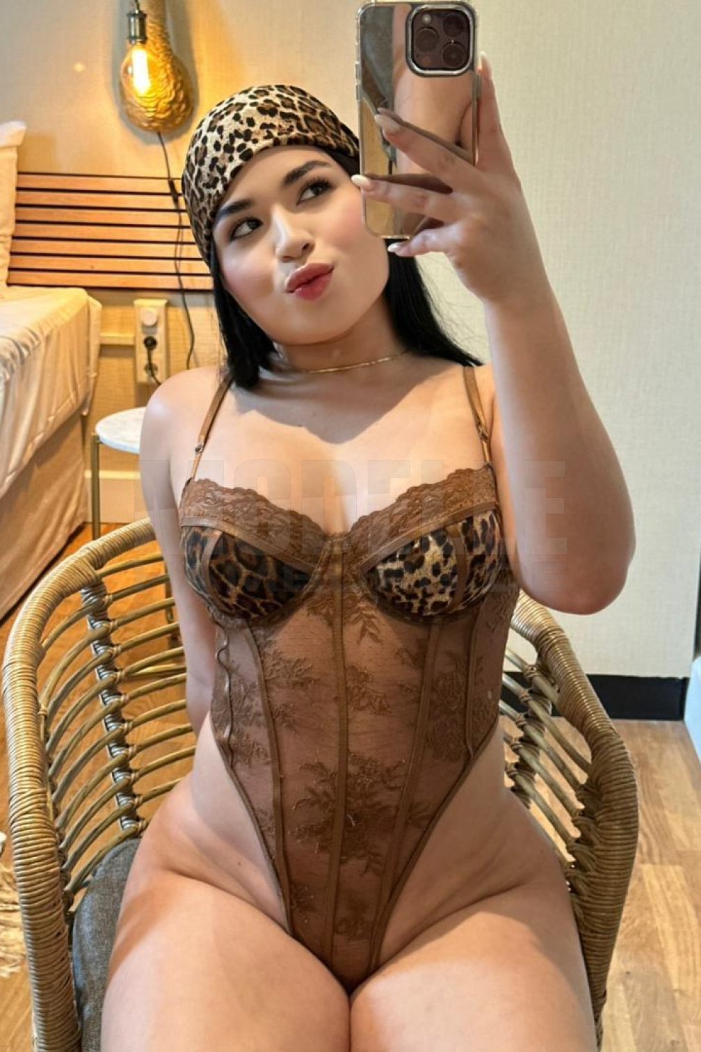 Janna, 21, 160cm, 59kg, 75 B